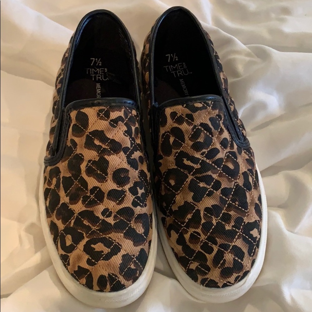 Cheeta print slip on shoes